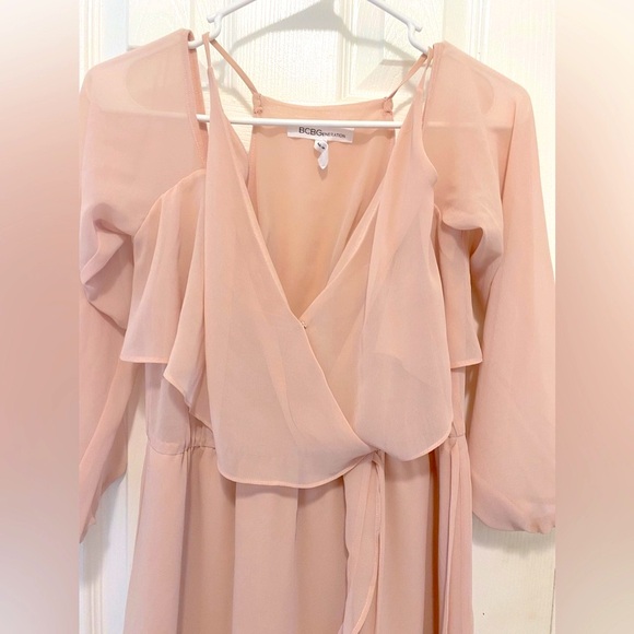 BCBG ROSE MINI DRESS With elastic waist & ruffles light material tie side - Picture 3 of 13